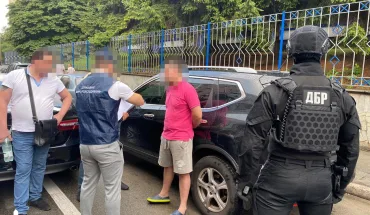 27 000 гривень за повернення вилученого автомобіля – ДБР затримало слідчого Нацполіції